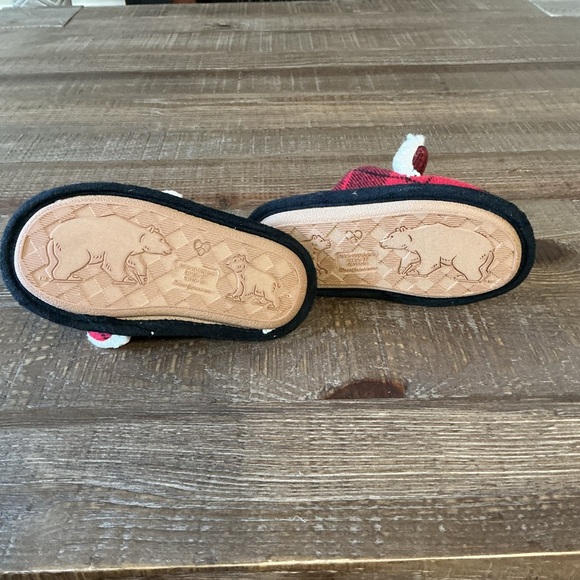 Dearfoams Kids' Lil Bear Red and Black Slippers - Picture 5 of 7